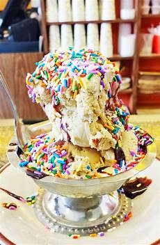 Holsten's Brookdale Confectionery