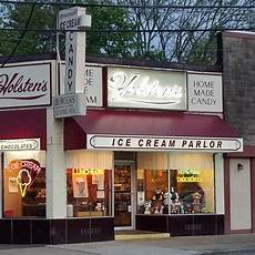Holsten's Brookdale Confectionery
